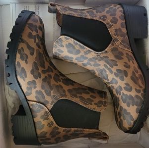 True Craft leopard boots 7 Never Worn
